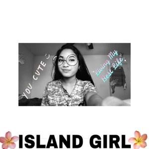 Meet your Posher, Elissa